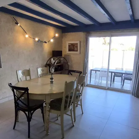 Holiday home Mes Maisons A La Pinede